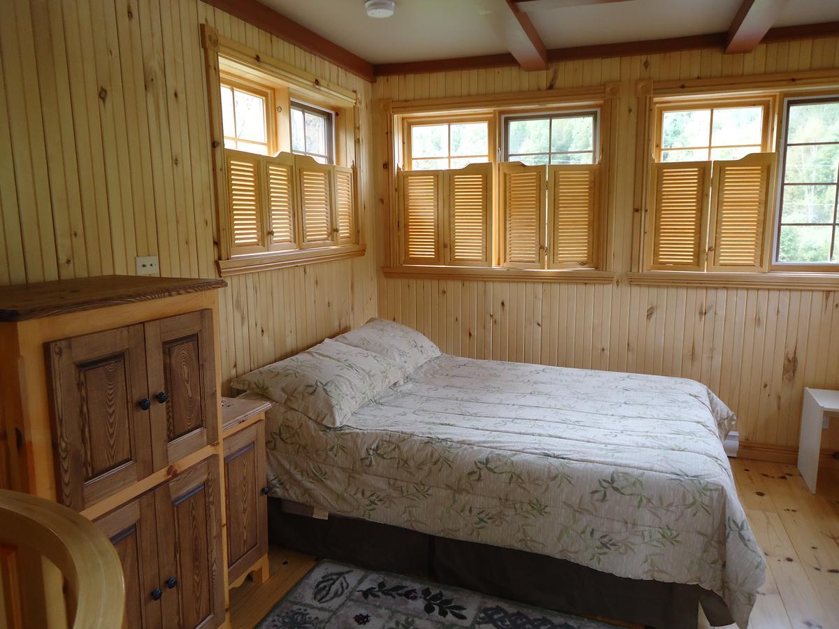 Chalet Saint-Thomas LʼAnse-Saint-Jean Esterno foto