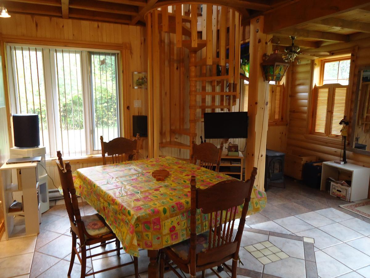 Chalet Saint-Thomas LʼAnse-Saint-Jean Esterno foto