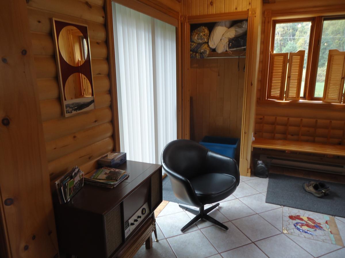 Chalet Saint-Thomas LʼAnse-Saint-Jean Esterno foto
