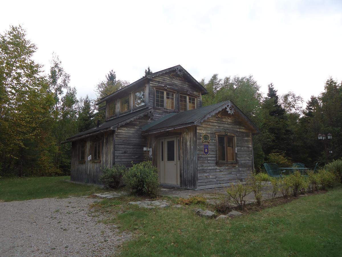 Chalet Saint-Thomas LʼAnse-Saint-Jean Esterno foto